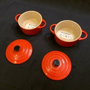 LE CREUSET (2x) Glazed Stoneware 8 oz Mini Round Cocotte Set Color- Carmin Red